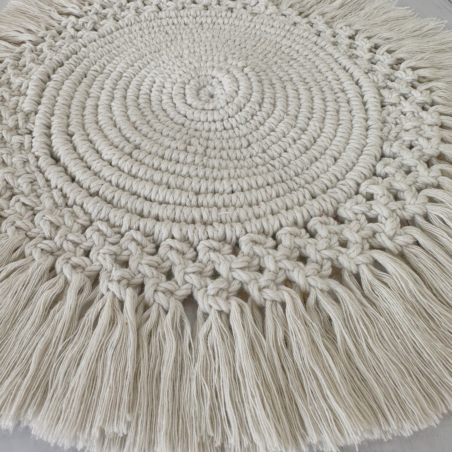 Round Table runner (White)