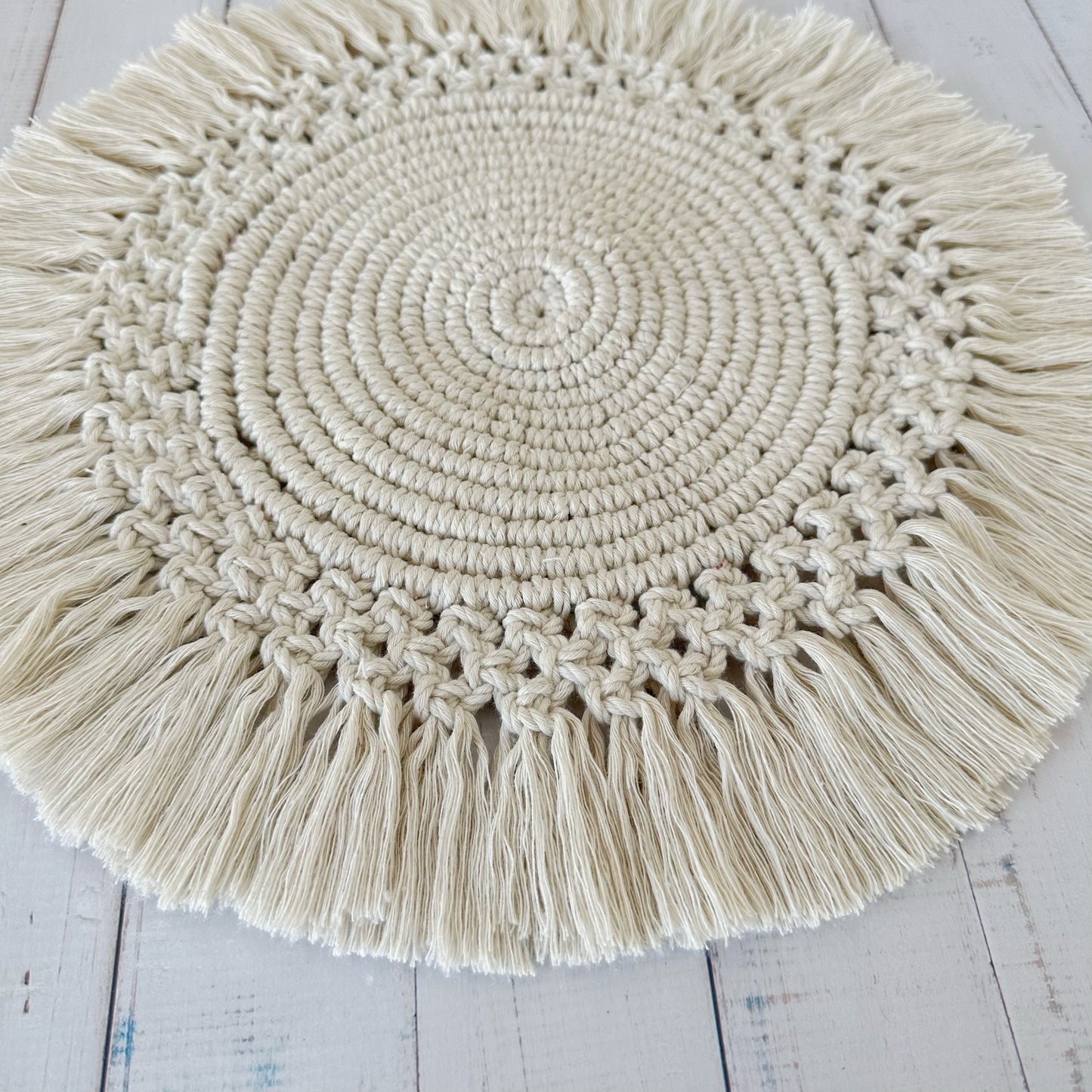 Round Table runner (White)